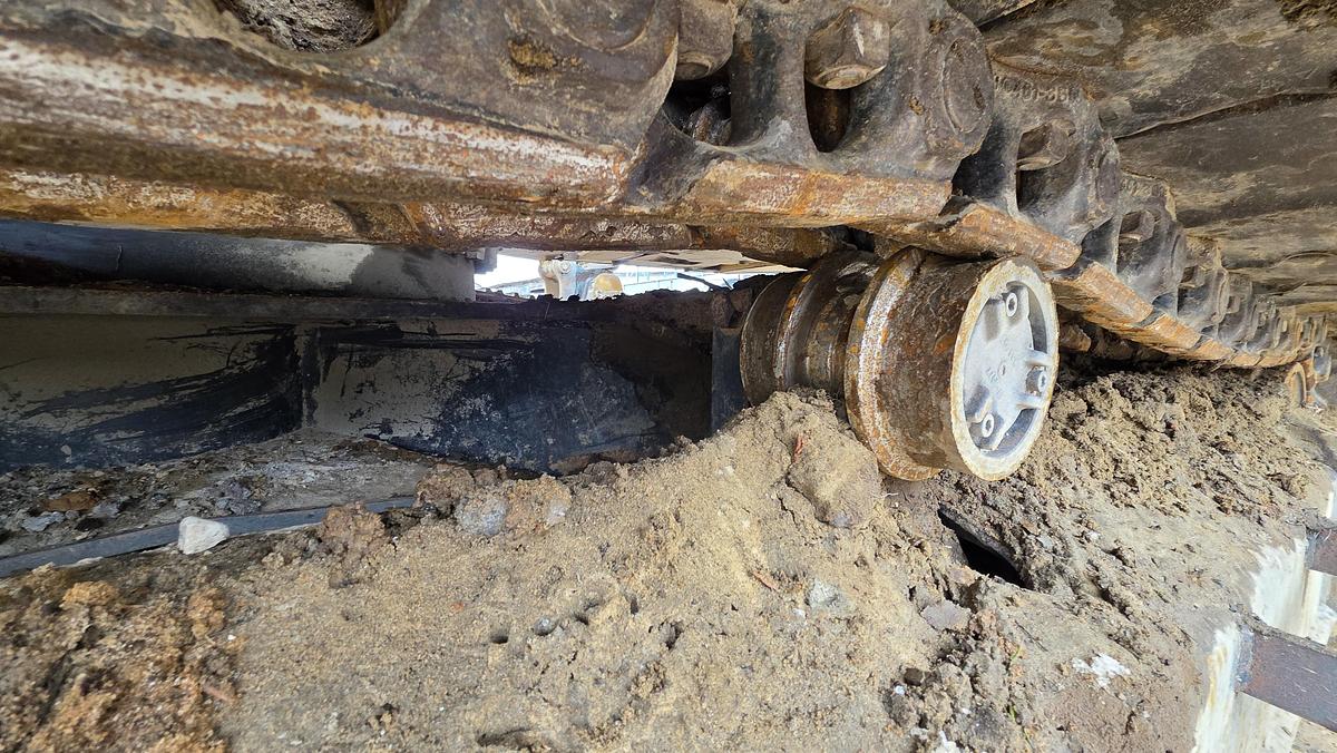 Used 2016 Caterpillar 330F