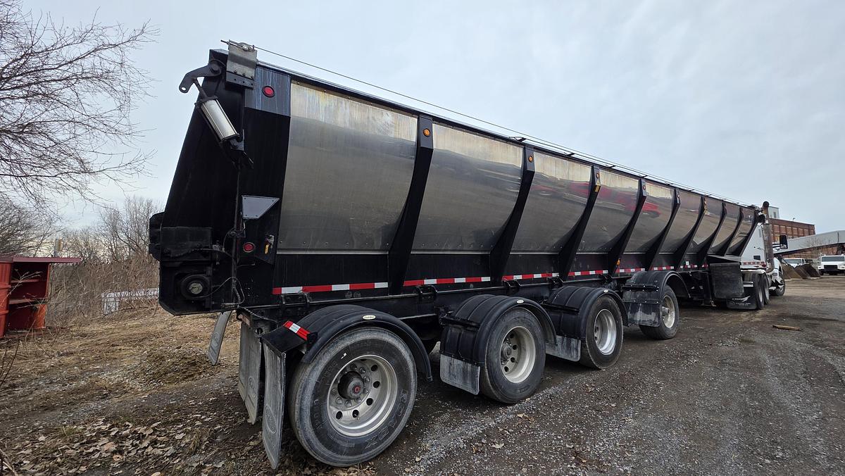 Used 2020 Trout River 4 axles Live Bottom