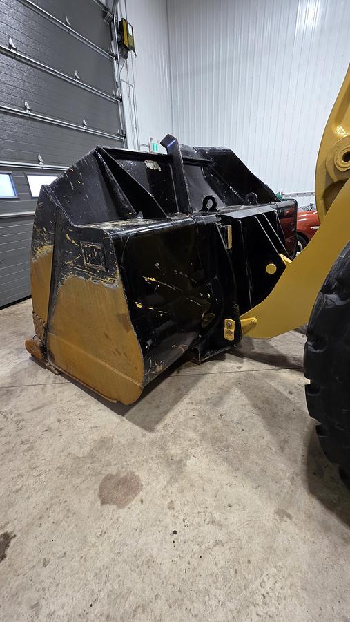 Used 2023 Caterpillar 966