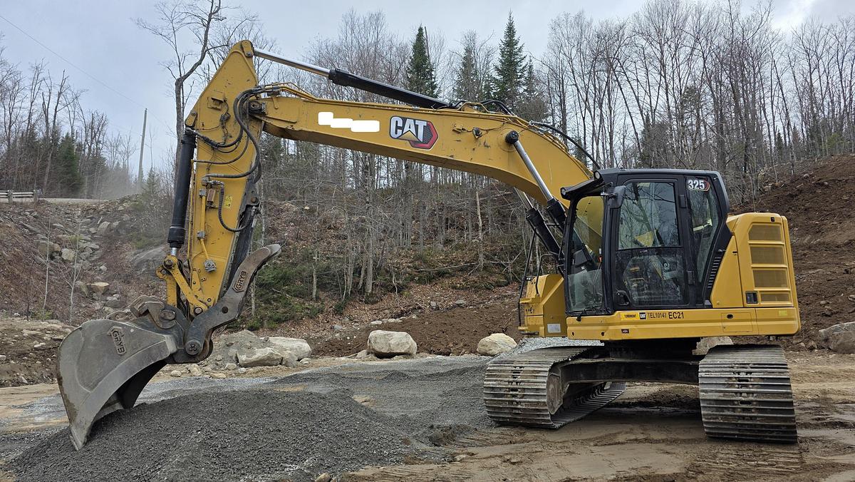 Used 2021 Caterpillar 325-07