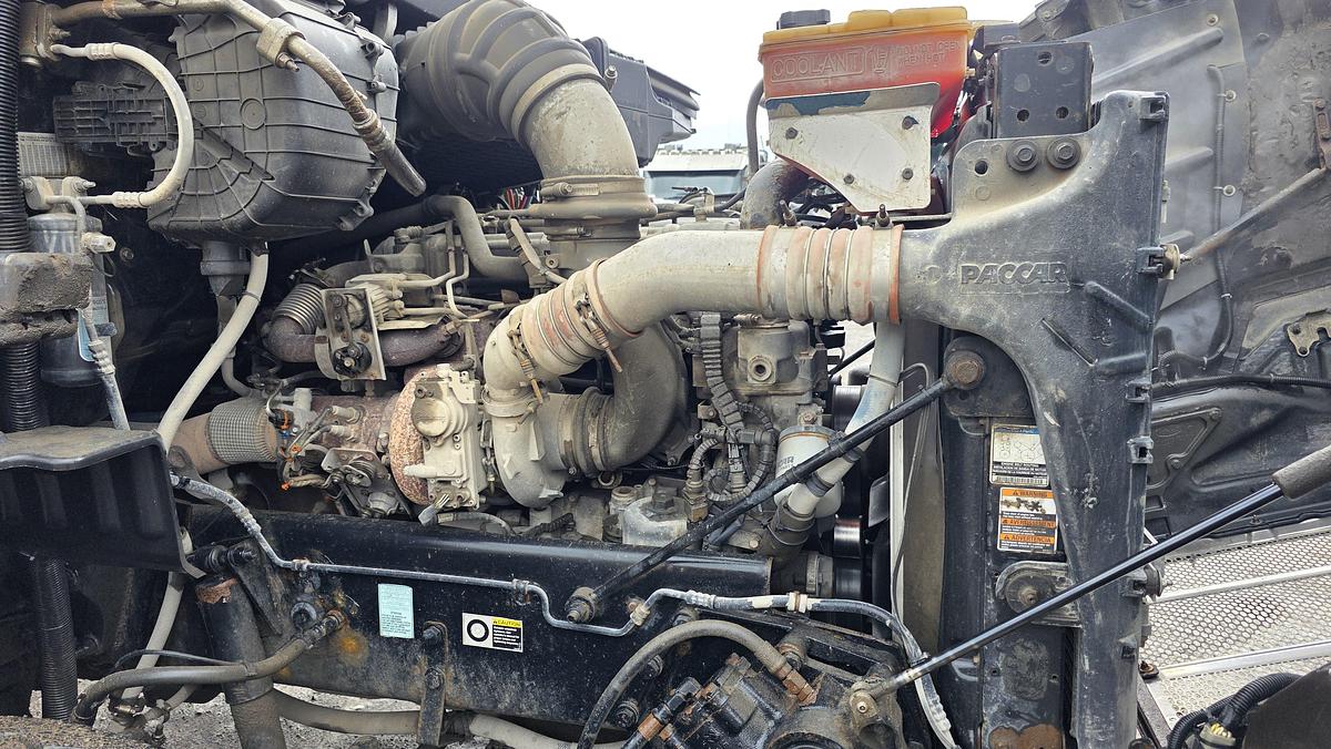 Used 2015 Peterbilt Tri axle