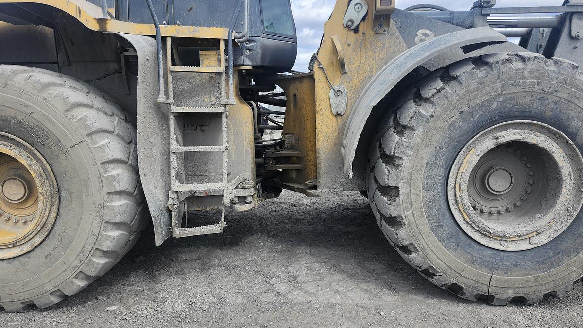 Used 2018 John Deere 844K-III