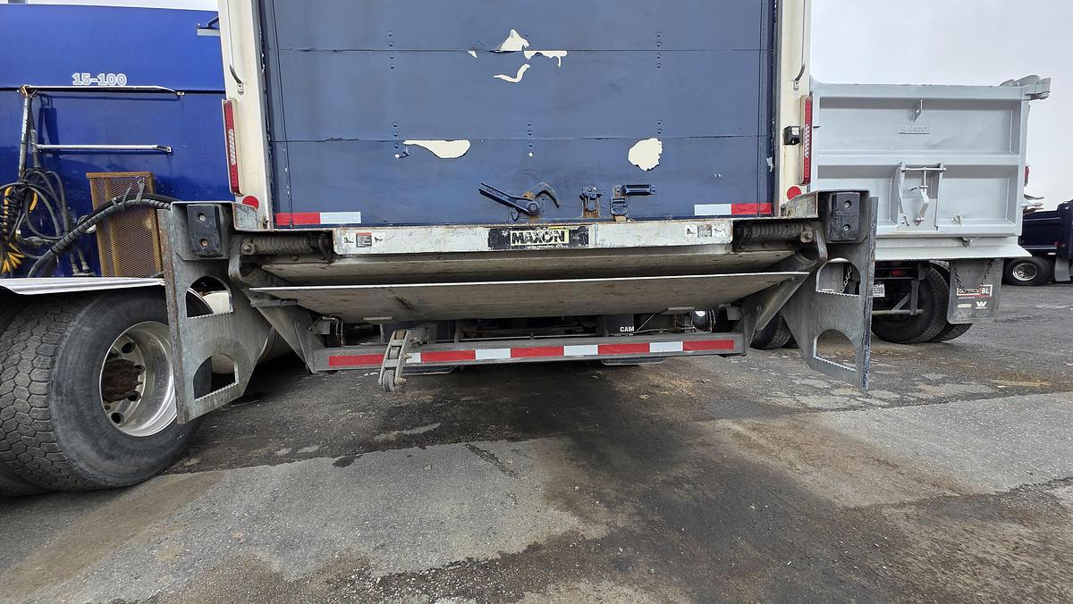 Used 2016 Freightliner Cube 22 feet