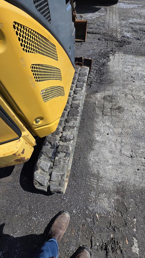 Used 2012 John Deere 17D