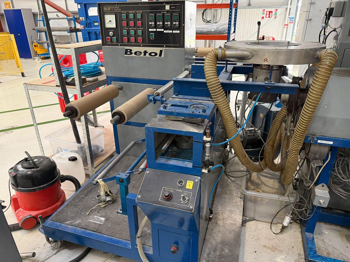 Used BETOL Lab film extruder 