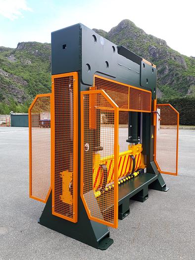 GUILLOTINE REEL SPLITTER 2.000x1.250 mm. 9 kw 35 T