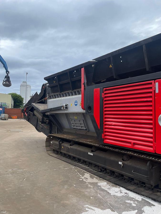 Used 2006 HAMMEL 950 crawled all purpose mobile shredder