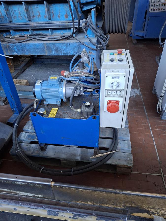 Refurbished twin-screw compounding extruder COMAC EBC60 co-rotating 60 mm diam. 42 L/D