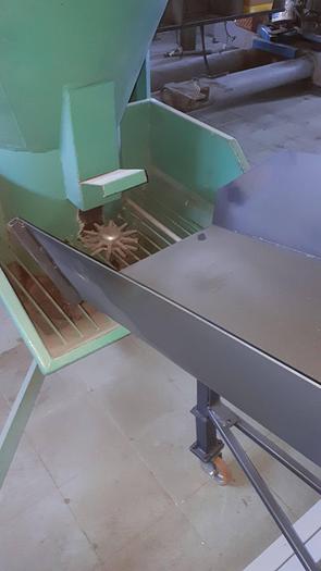 FEEDING SLIDE for vertical mixers