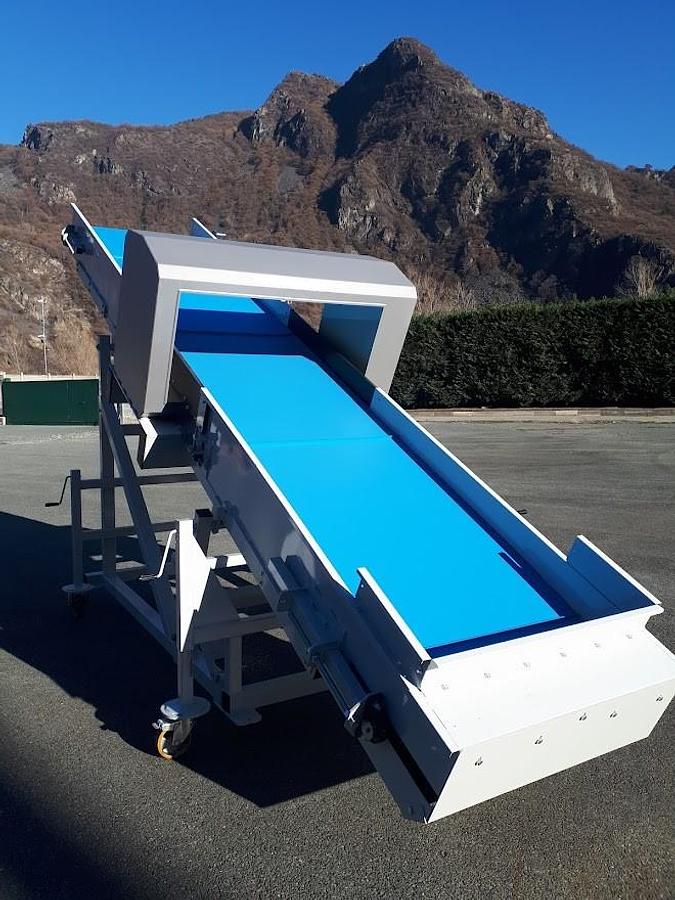 CONVEYOR BELTS, rubber, PVC, shutter type