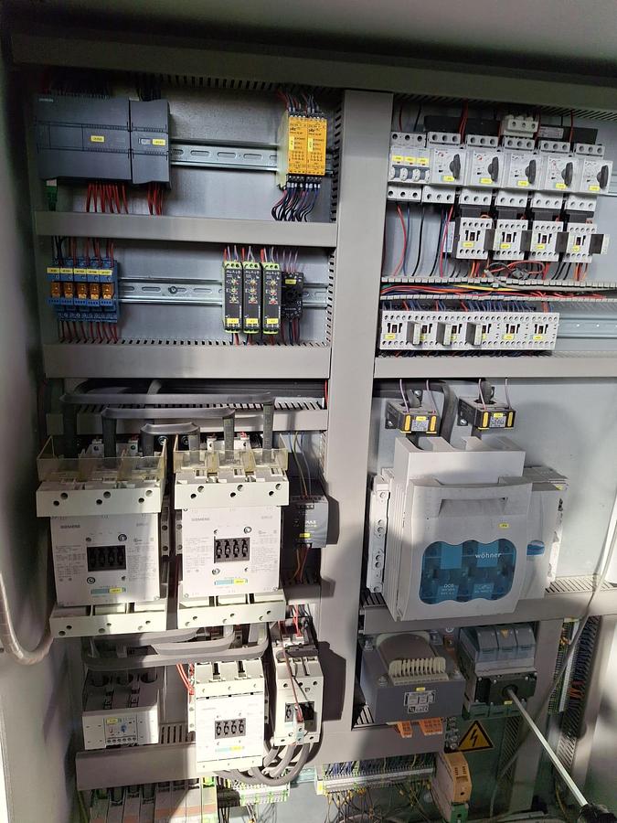 Refurbished single shaft shredder 1500 mm 90 kw weima 2015