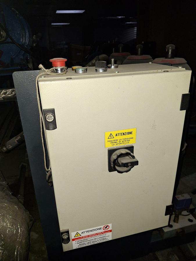 Refurbished BD PLAST SCREENCHANGER 300mm.