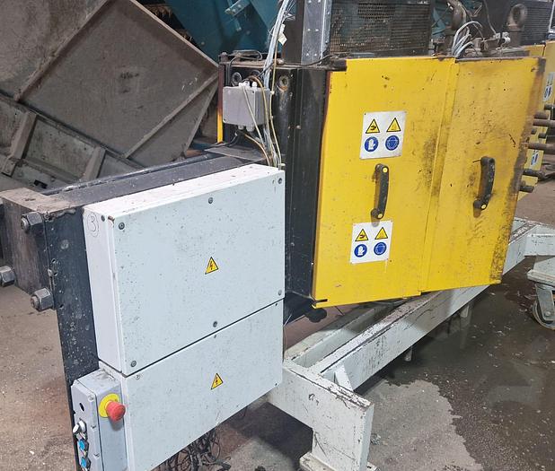 Used 2017 BD PLAST BDO 400 mm.diameter SEMI AUTOMATIC