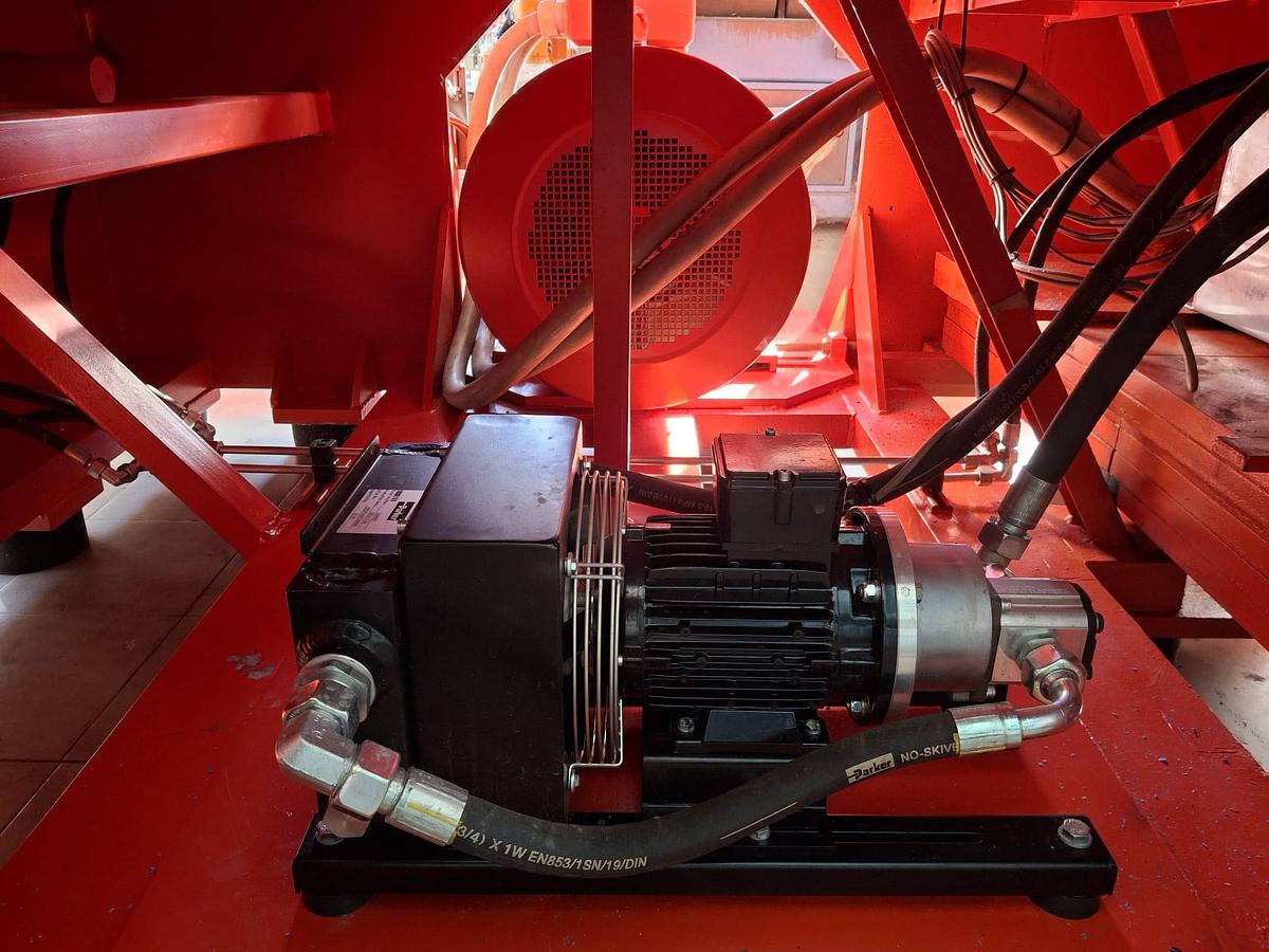 Refurbished single shaft shredder 1500 mm 90 kw weima 2015