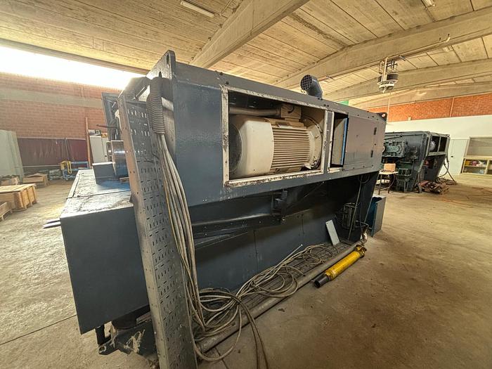 Refurbished VECOPLAN VNZ 3000 TWIN SHAFT 264 KW