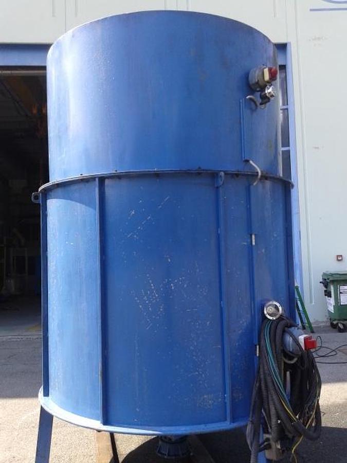 BUFFER SILOS - TO ENSURE FEEDING CONTINUITY