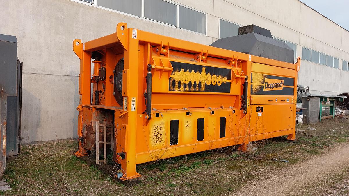 Used DOPPSTADT single shaft shredder DW 306 Ceron