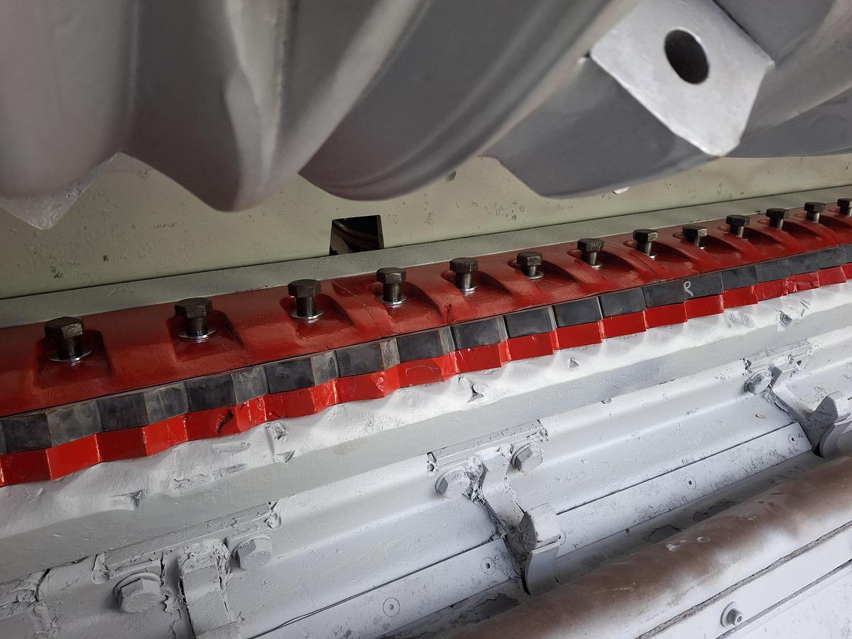 Refurbished vecoplan vaz 2500 HiTorque MNF-T 247 kw or 203 kw drive top ram reconditioned - Atex