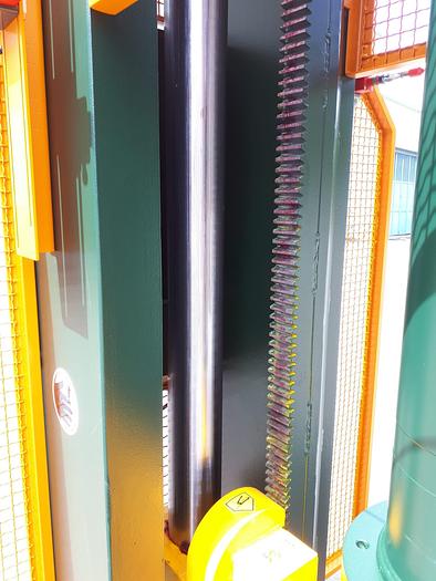 GUILLOTINE REEL SLITTER 1.500x850 mm. 7,5 kw 25 T