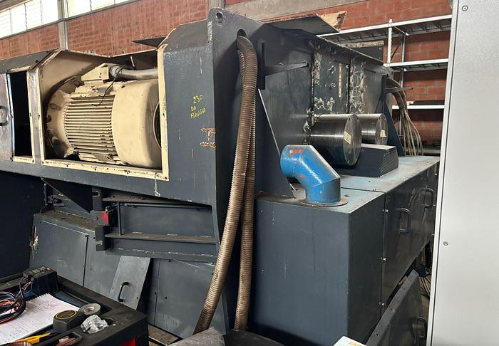 Refurbished VECOPLAN TWIN SHAFT SHREDDER 220 KW VNZ 3000 double-rotor shredder