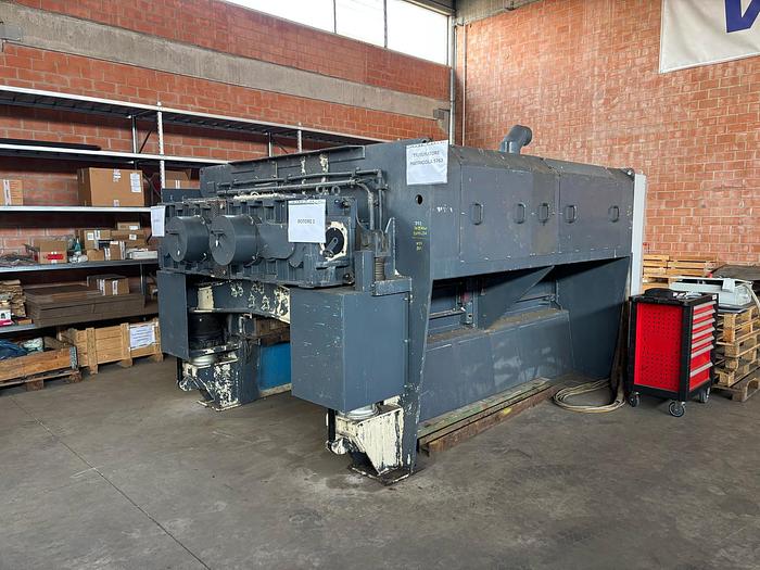 Refurbished 2001 VECOPLAN TWIN SHAFT SHREDDER 220 KW VNZ 3000 double-rotor shredder