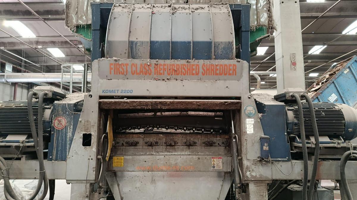 Used 2005 Lindner Single shaft shredder Komet 2200