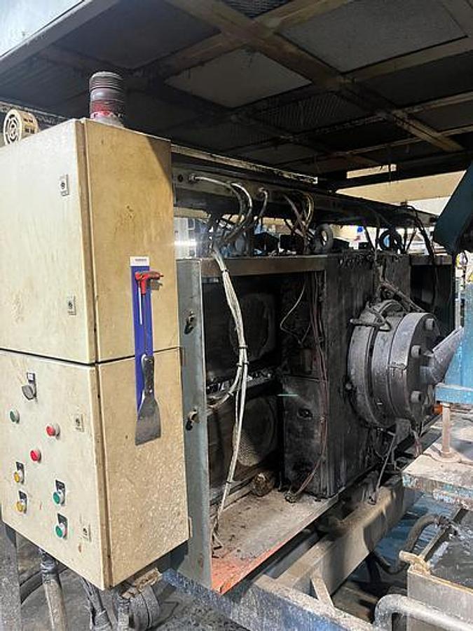 Used 1997 MARIS 2 X 92 mm. 40 L/D 2 degassing pumps