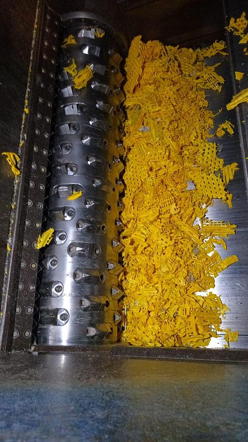 Used VMC Impianti single shaft shredder 1800 mm.