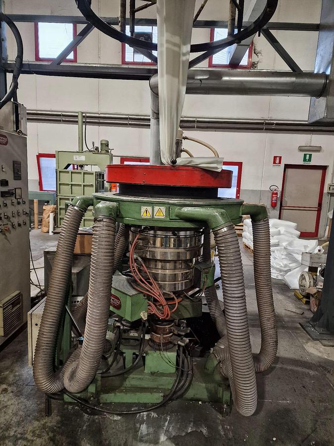 Used 1995 TECOM 65 mm. screw 1.600 mm.dw 260 mm d.