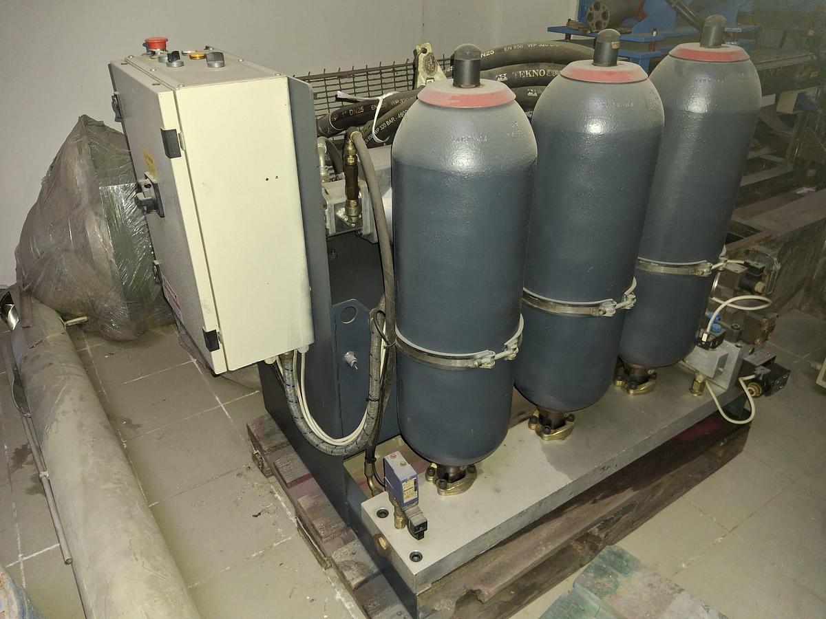 Refurbished BD PLAST SCREENCHANGER 300mm.