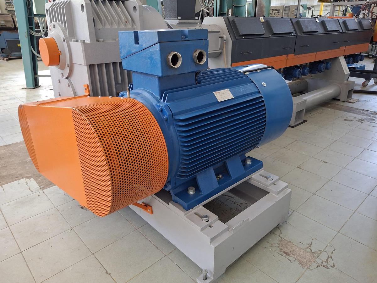 Used USED TECNOVA EXTRUSION LINE 130 mm.500-600 kg/h