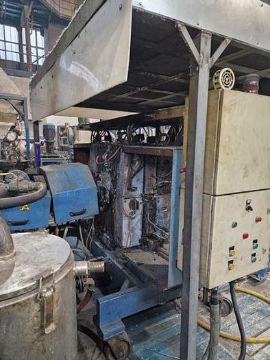 Used 1997 MARIS 2 X 92 mm. 40 L/D 2 degasing pumps