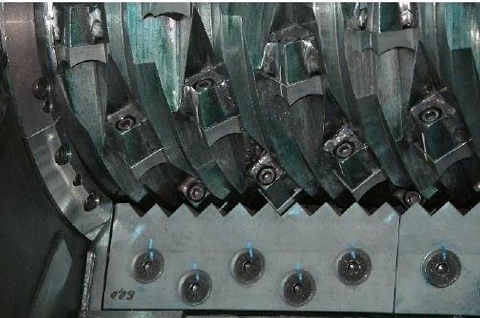 SINGLE SHAFT SHREDDER 600 mm.22 kw