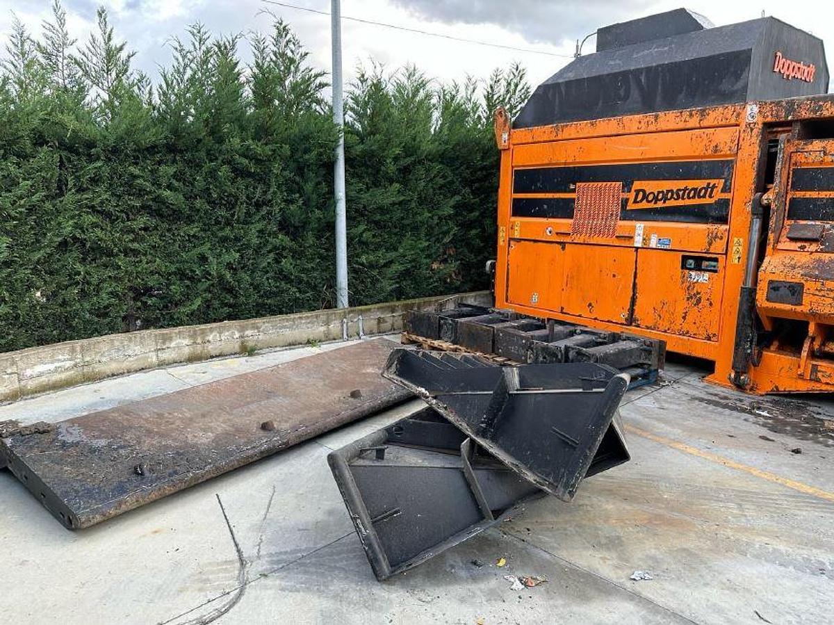 Used 2016 DOPPSTADT dual shaft shredder DW 306 Ceron