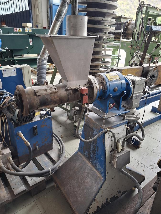 Refurbished twin-screw compounding extruder COMAC EBC60 co-rotating 60 mm diam. 42 L/D