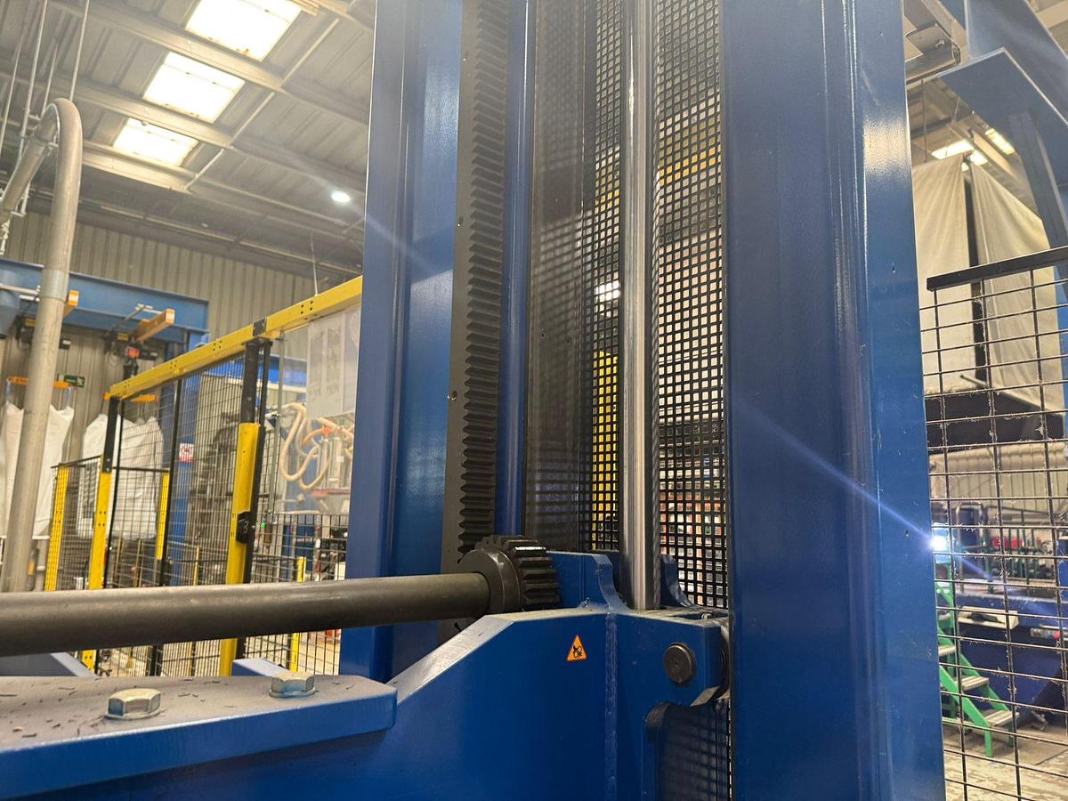 Used 2024 EUROPEAN CONSTRUCTOR 1000X400 mm.