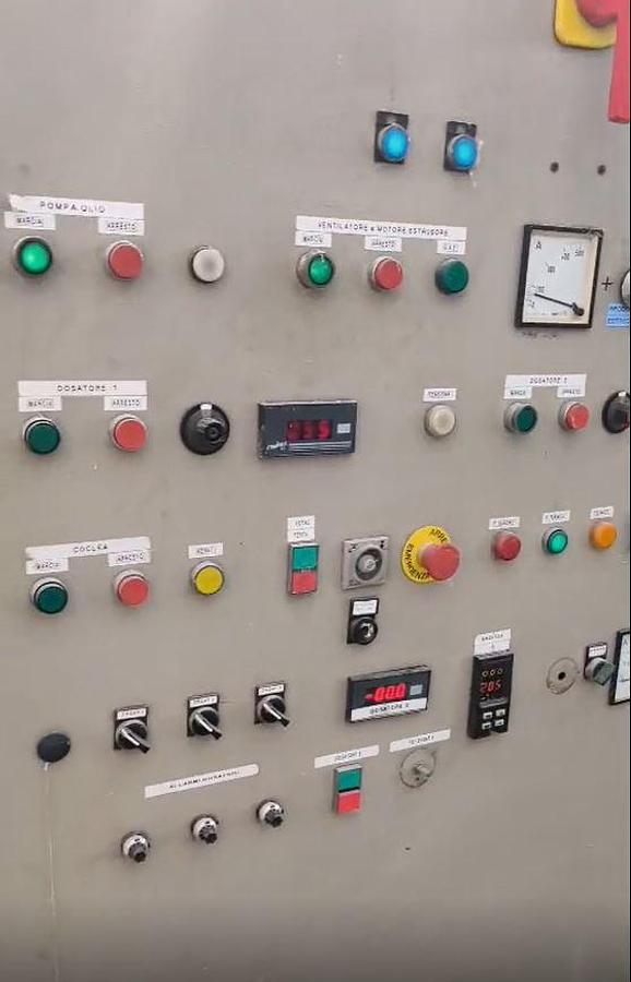 Used TECNOVA 90 mm. 37 L/D degassing+screenchanger+WR pelletizer