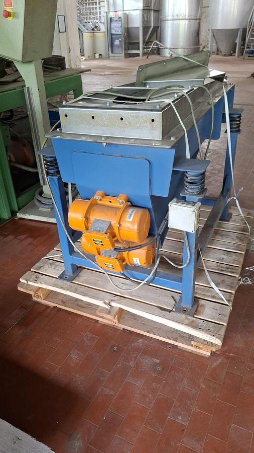 Refurbished vibrating screen, 1300x420 x 900 3 ways, reconditioned