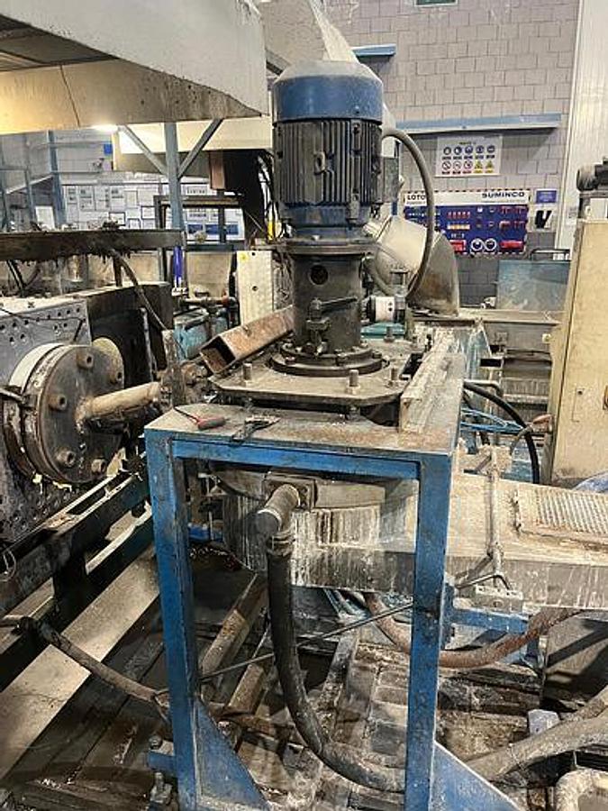 Used 1997 MARIS 2 X 92 mm. 40 L/D 2 degassing pumps