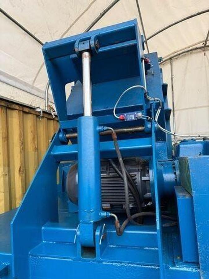 Refurbished 2008 SATRIND K8/25 800 mm. 18,5 kW with vertical ram