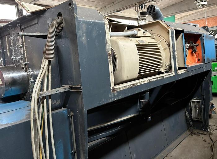 Refurbished VECOPLAN TWIN SHAFT SHREDDER 220 KW VNZ 3000 double-rotor shredder