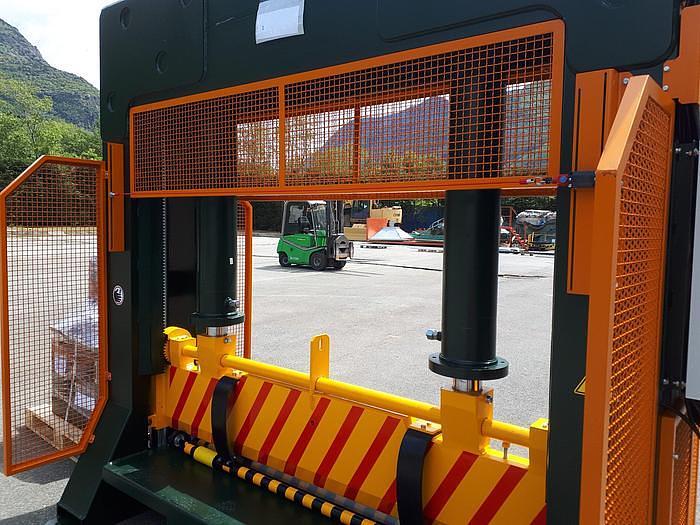 GUILLOTINE REEL SPLITTER 2.500x1.500 mm. 9 kw 35 T