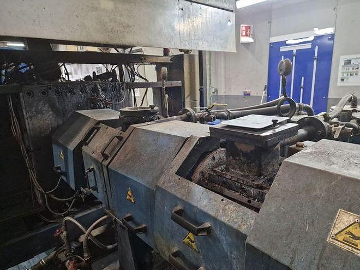 Used 1997 MARIS 2 X 92 mm. 40 L/D 2 degasing pumps