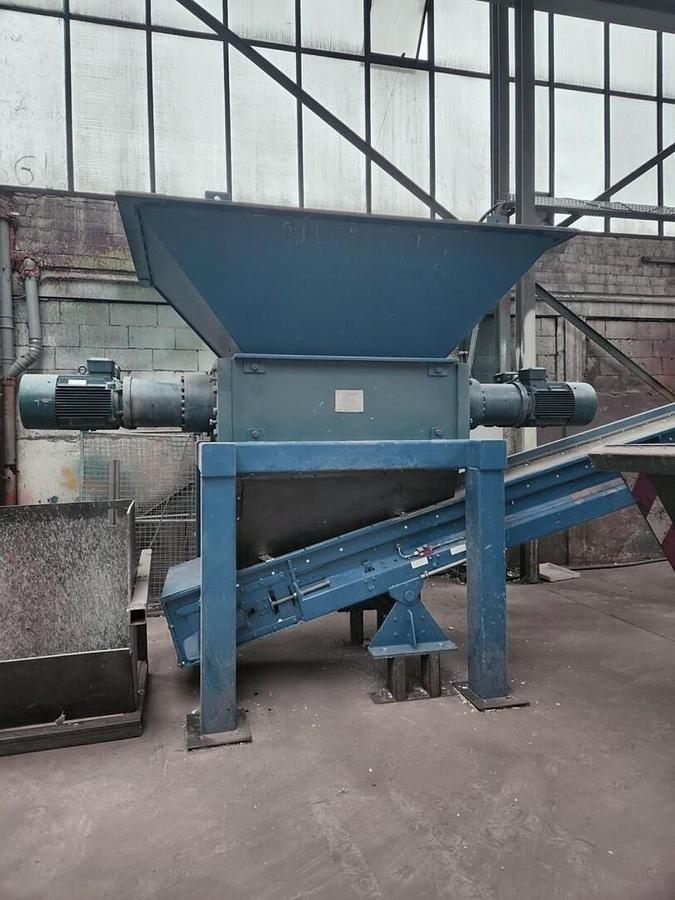 Used Dual shaft shredder 900x1.350 mm 88 kw