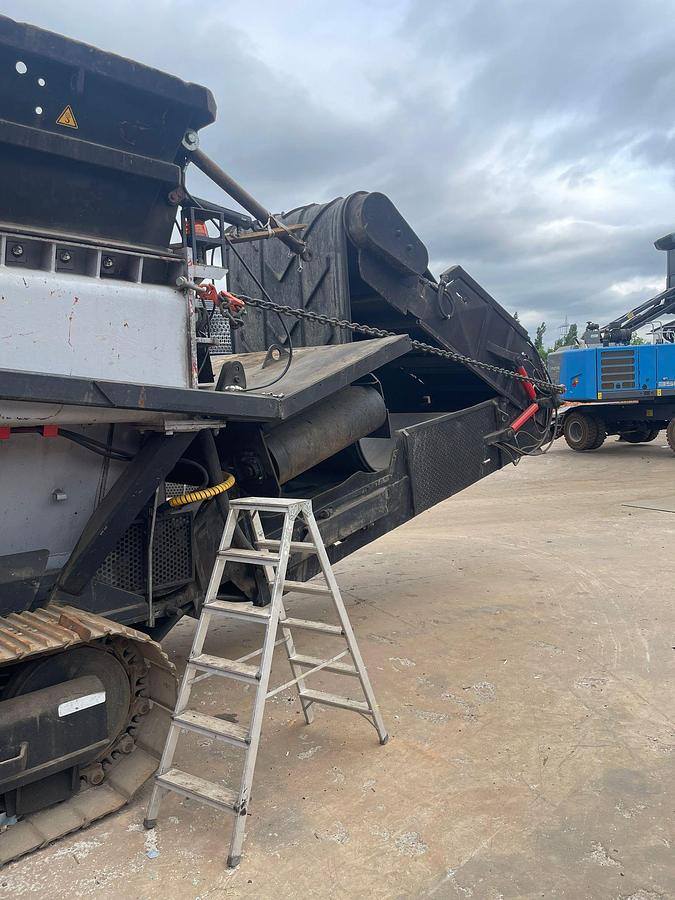 Used 2006 HAMMEL 950 crawled all purpose mobile shredder