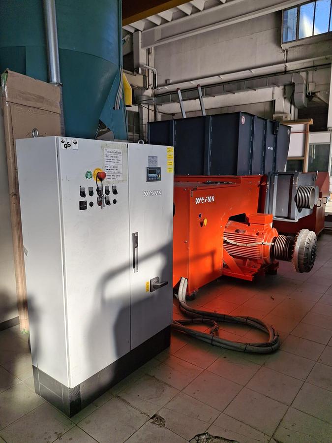 Refurbished single shaft shredder 1500 mm 90 kw weima 2015