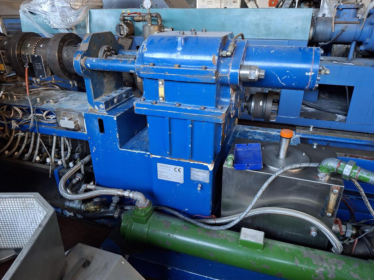 Refurbished twin-screw compounding extruder COMAC EBC60 co-rotating 60 mm diam. 42 L/D