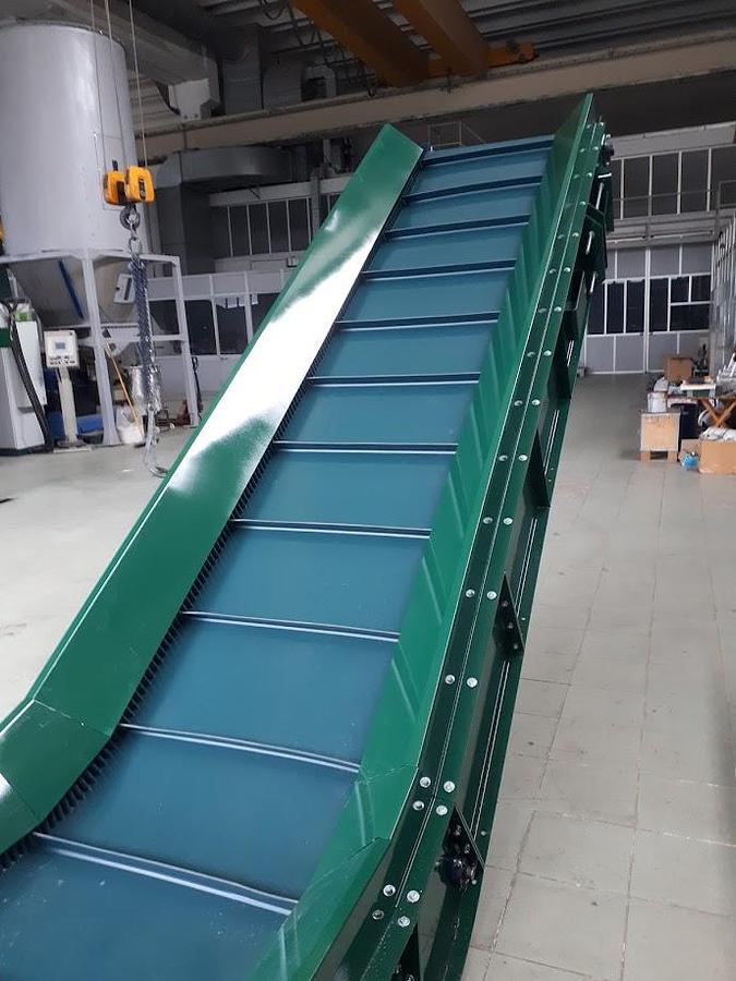 CONVEYOR BELTS, rubber, PVC, shutter type