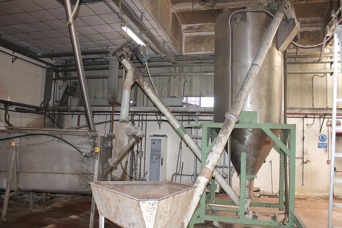 Used 2009 ITALIAN single screw washer for plastics