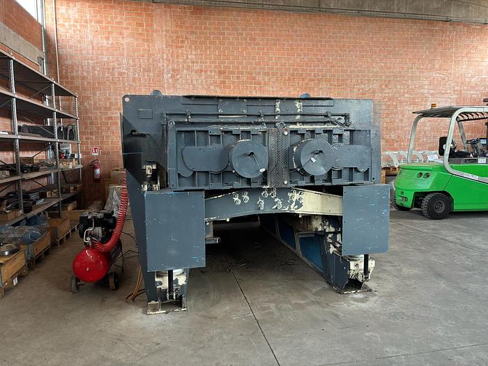 Refurbished 2001 VECOPLAN TWIN SHAFT SHREDDER 220 KW VNZ 3000 double-rotor shredder